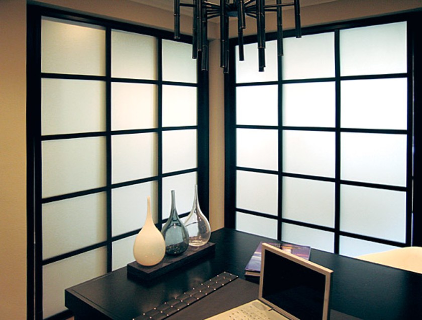 Угловая перегородка в японском стиле с матовым стеклом Ставрополь