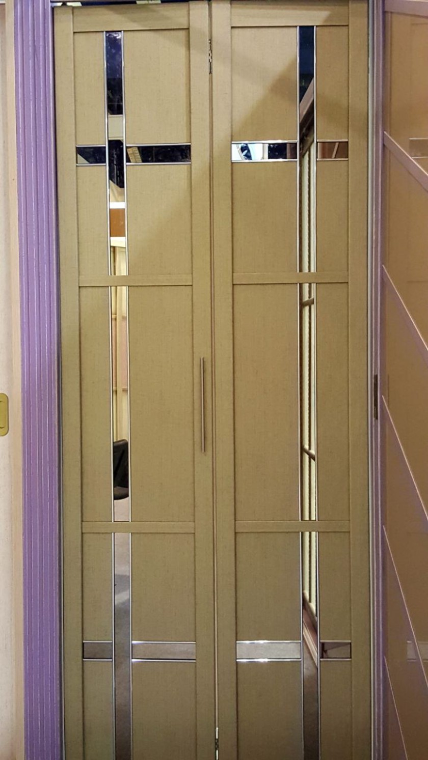 Двери гармошка шпонированные с зеркальным декором Ставрополь