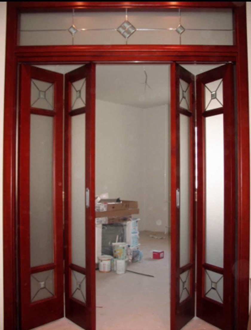 Дверь гармошка с декоративными стеклянными вставками Ставрополь