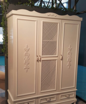 Распашные двери с декоративными накладками Ставрополь